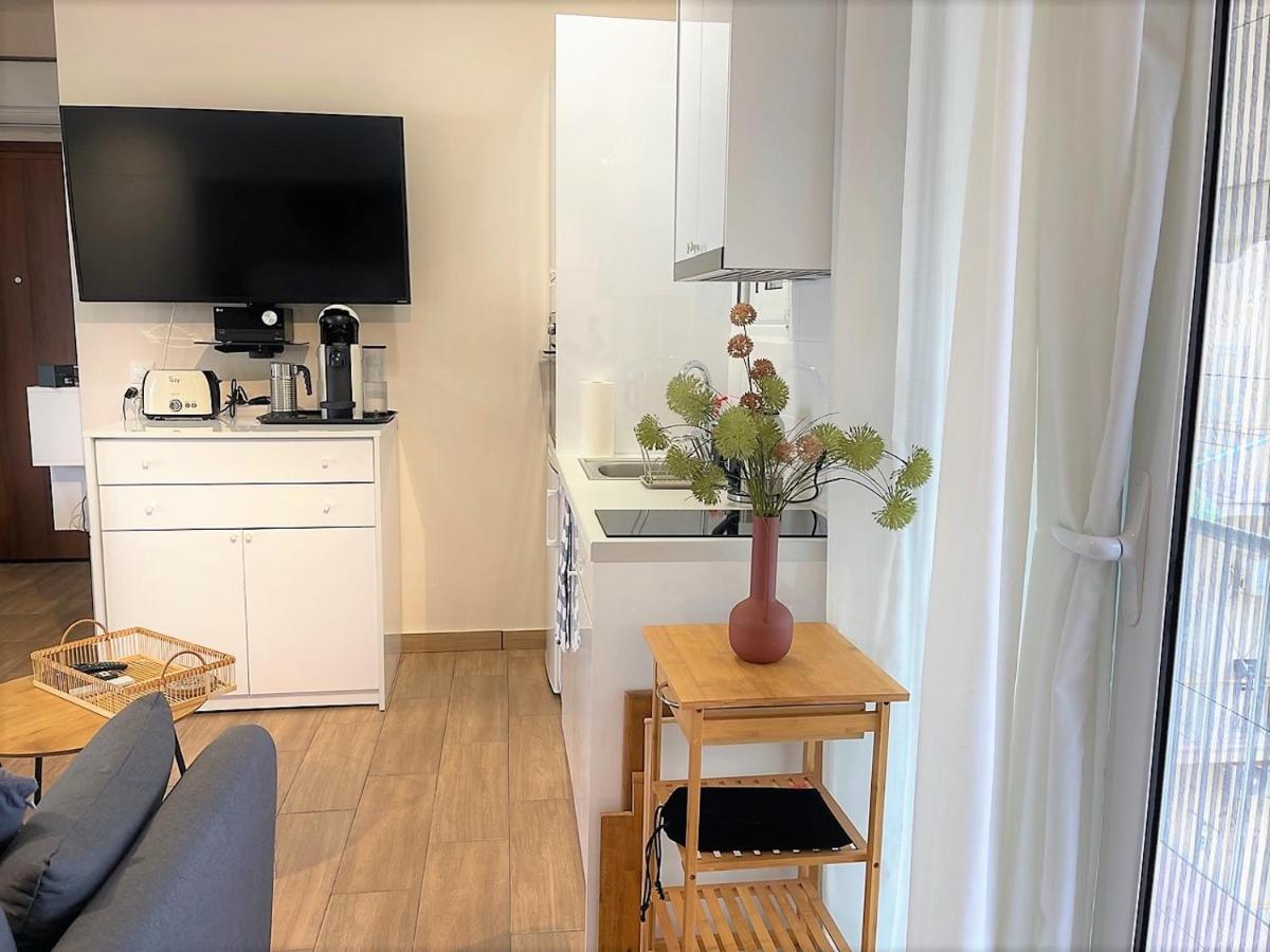 Reeva 55 Apartment Athens Luaran gambar